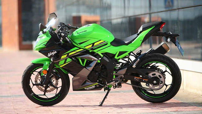 3. Kawasaki Ninja 125 (giá khởi điểm: 5.824 USD)
