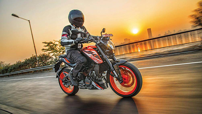 8. KTM 125 Duke (giá khởi điểm: 5.582 USD)
