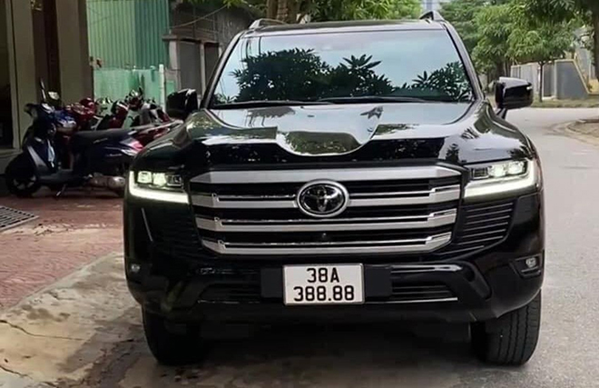 Toyota Land Cruiser 2022 mang biển tứ quý 8. Ảnh: Xe Hà Tĩnh