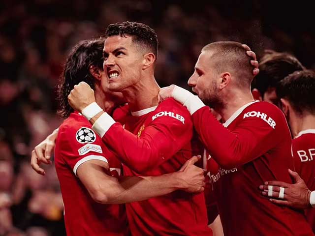 Ronaldo tiếp tục là người hùng của MU