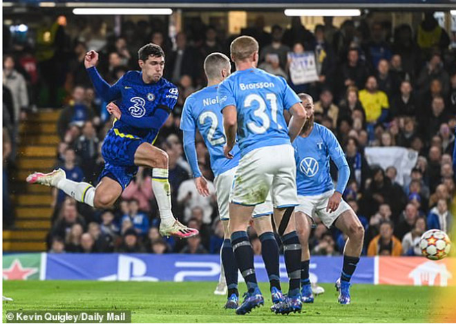 Trung vệ Andreas Christensen có bàn mở tỷ số đẳng cấp cho Chelsea