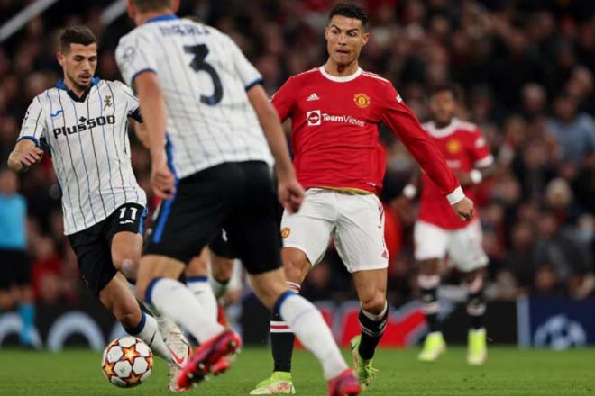 Ronaldo tỏa sáng, MU có trận đấu giàu cảm xúc trước Atalanta