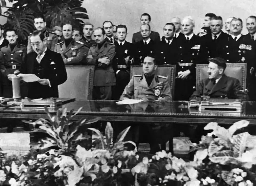 Nhật Bản cùng Italia, Đức hình thành phe Trục trong Thế chiến II (ảnh: History)