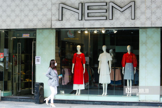 Nhìn lại toàn cảnh thời trang NEM: Từ biểu tượng đến lụi tàn - 3