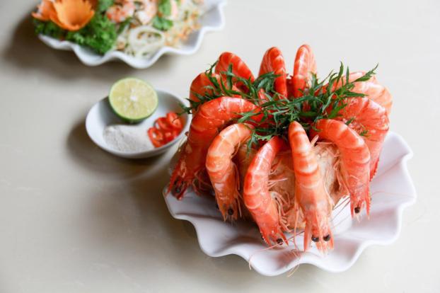 Những đại kỵ khi ăn tôm, biết mà tránh kẻo rước bệnh vào thân - 2