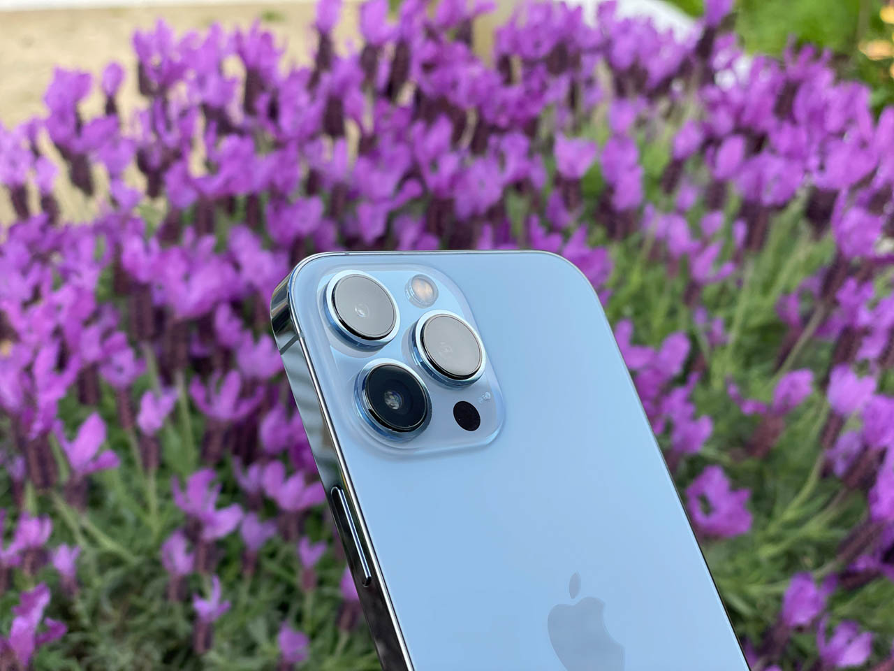 Find X3 Pro vs iPhone 13 Pro Max: OPPO có gì khi &#34;so tài&#34; với Apple? - 7