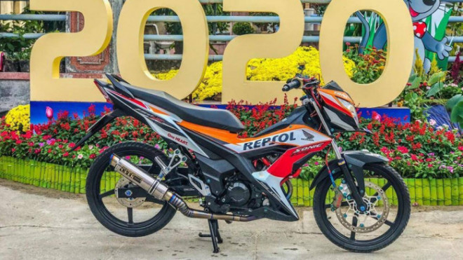 Honda Sonic 150 được độ lại từ dàn áo Repsol cho tới từng chi tiết trên xe