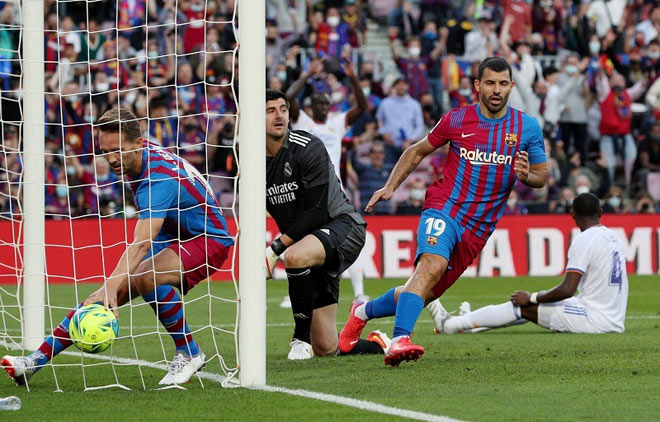 Bàn thắng muộn của Aguero không thể giúp Barca giành lại 1 điểm trước Real ở Nou Camp