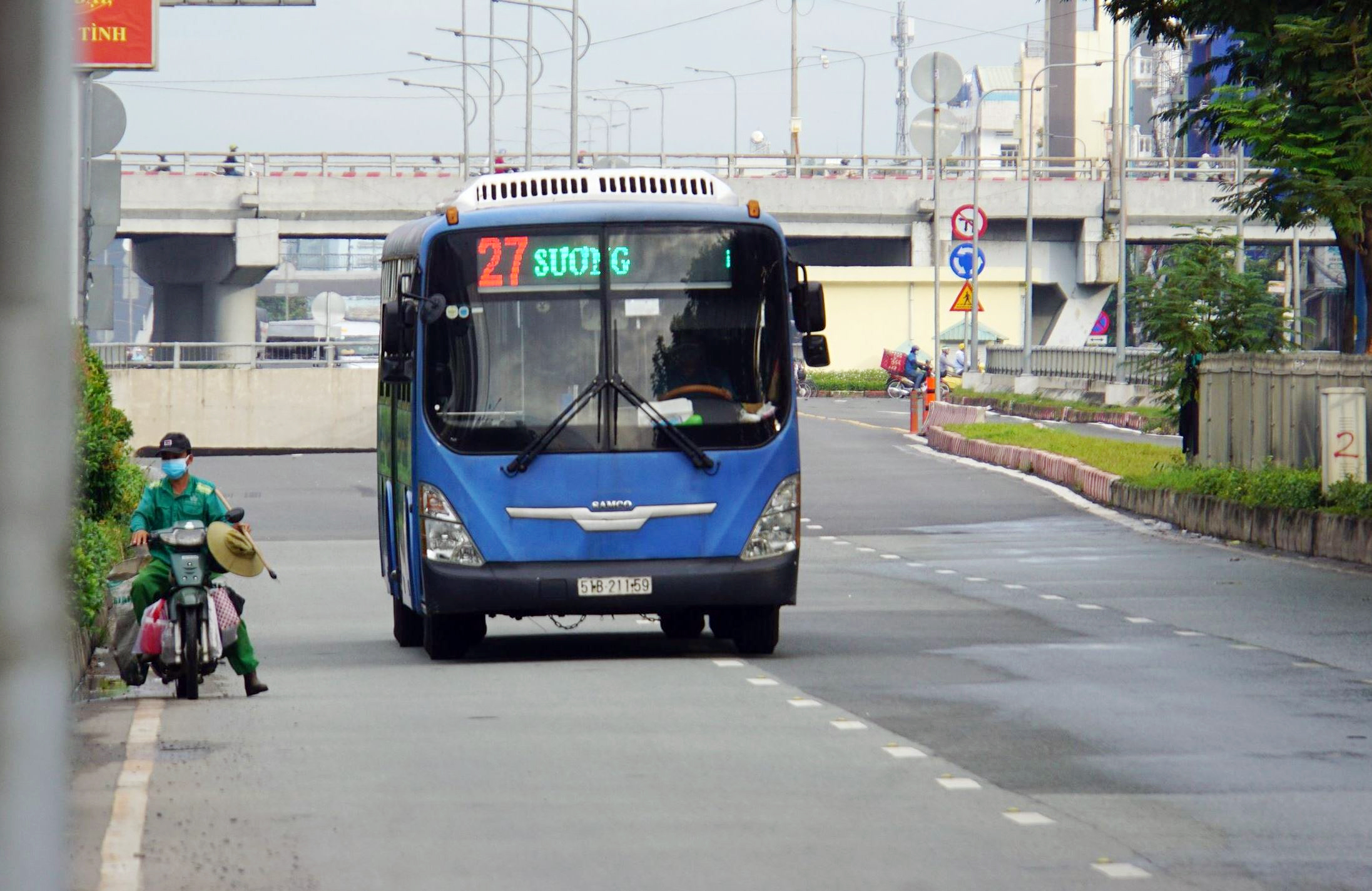 8 tuyến xe buýt này gồm: số 14 (bến xe Miền Đông - Ba Tháng Hai - bến xe Miền Tây); số 20 (Bến Thành - Nhà Bè); số 27 (bến xe buýt Sài Gòn - Âu Cơ - bến xe An Sương); số 29 (phà Cát Lái - chợ Thủ Đức); số 141 (khu du lịch BCR - Long Trường - khu chế xuất Linh Trung 2); số 65 (Bến Thành - Cách Mạng Tháng Tám – bến xe An Sương); số 74 (bến xe An Sương - bến xe Củ Chi); số 79 (bến xe Củ Chi - đền Bến Dược).