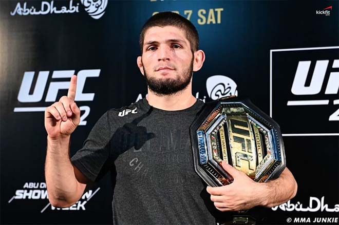 UFC hạng nhẹ lúc này không có võ sỹ nào nổi bật như Khabib