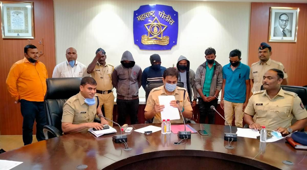 Cảnh sát bắt giữ&nbsp;Prabhakar Bhimaji Waghchaure và 4 đồng phạm.