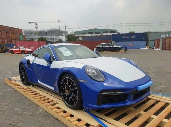 Soi &#34;option&#34; trăm triệu trên siêu phẩm Porsche 911 Turbo S vừa về Việt Nam - 2