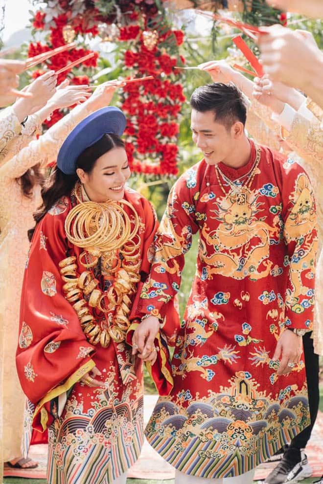 Đám cưới ngập vàng ở Hà Nội