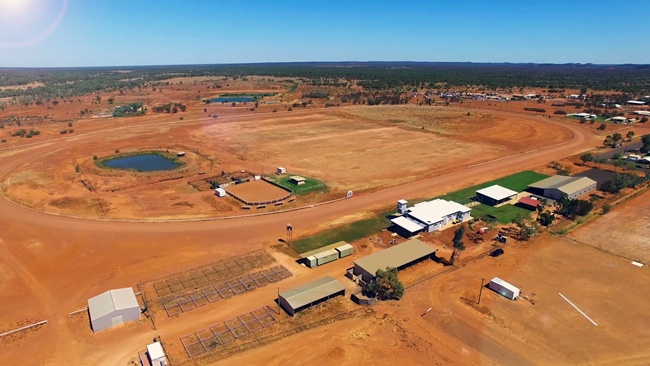 Thị trấn&nbsp;Quilpie, phía tây nam bang Queensland sẽ cấp khoản tiền hơn 12.500 USD cho ai mua đất và xây nhà ở đây ít nhất 6 tháng.
