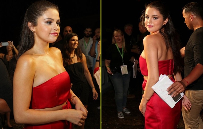 Selena Gomez dành tình cảm đặc biệt cho trang phục màu đỏ với kiểu dáng ôm đường cong.
