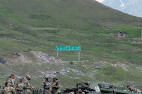 Biên giới Ấn Độ - Trung Quốc: Vũ khí Mỹ được triển khai