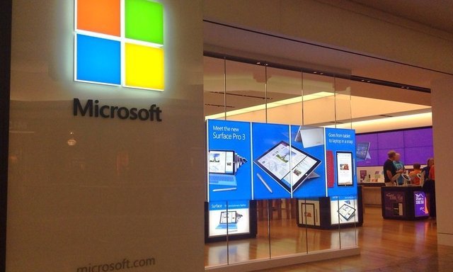 Microsoft trở thành công ty giá trị nhất thế giới sau khi vượt Apple - 1