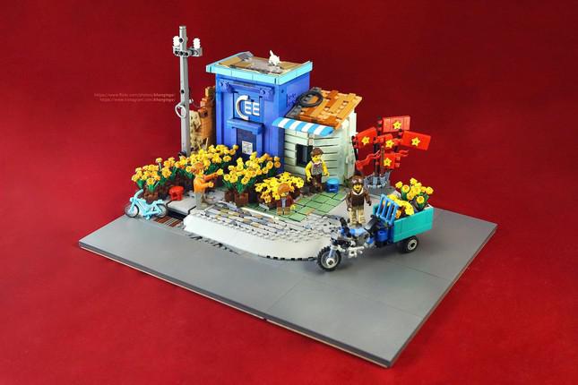 Khung cảnh chợ hoa dịp Tết được Huỳnh Khang tái hiện bằng mô hình lego.