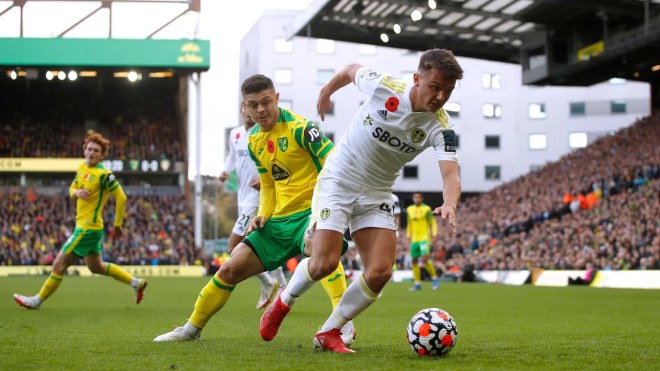 Norwich và Leeds đôi công&nbsp;hấp dẫn