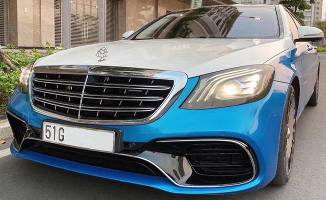 Chiếc siêu xe Mercedes-Maybach S450 trị giá hơn 7 tỷ đồng này cũng là món quà từ chồng Diệp Lâm Anh.&nbsp;
