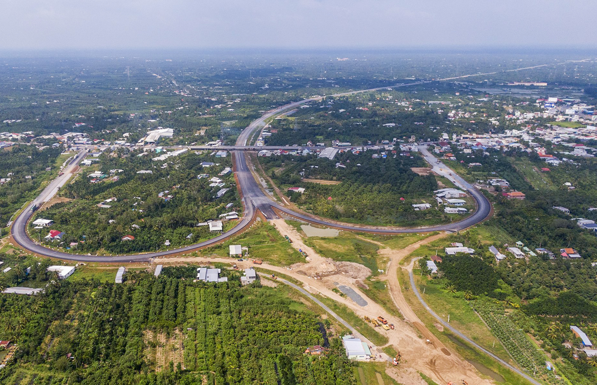 Nút giao An Thái Trung, huyện Cái Bè – điểm cuối cao tốc chuẩn bị hoàn thành khối lượng thi công, nút giao này kết nối cao tốc với Quốc lộ 30.