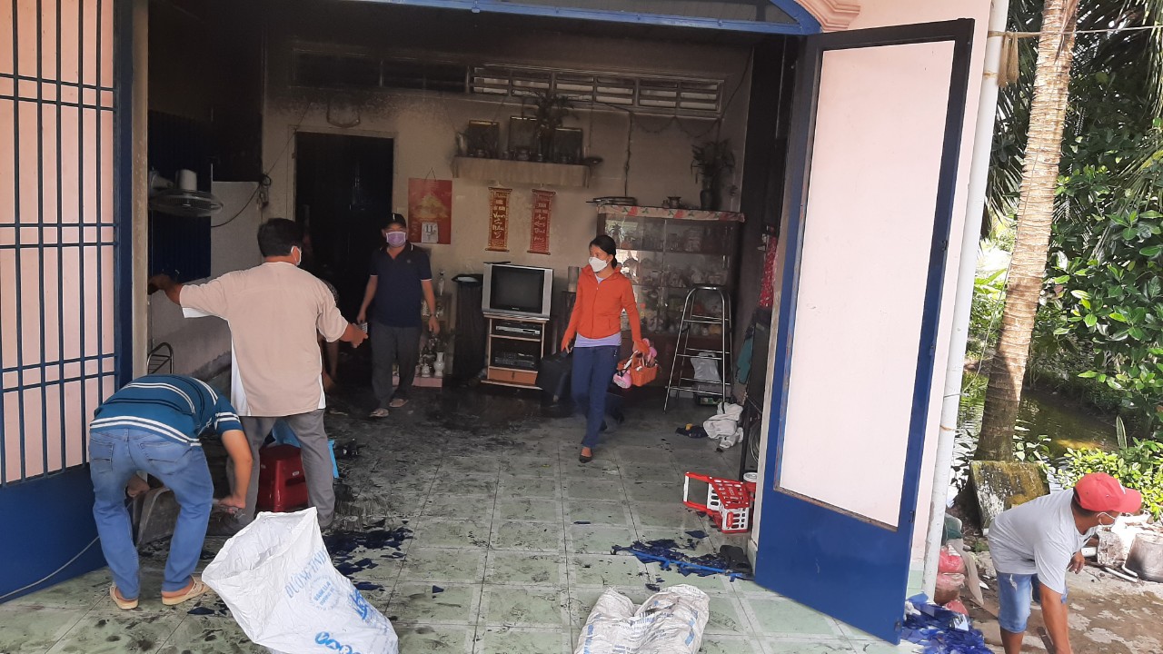 Cháy nhà ở Tiền Giang, 4 người trong một gia đình thương vong - 1