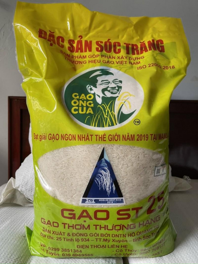 Sản phẩm gạo ST25 của của kỹ sư Hồ Quang Cua hiện là đơn vị duy nhất tại Việt Nam được TRT cho phép sử dụng logo cuộc thi gạo ngon nhất thế giới. Ảnh: Quang Huy.&nbsp;