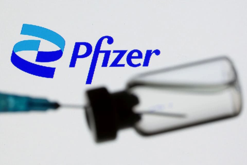 Pfizer thu về bao nhiêu tiền nhờ vắc xin Covid-19 trong thời gian qua? - 1