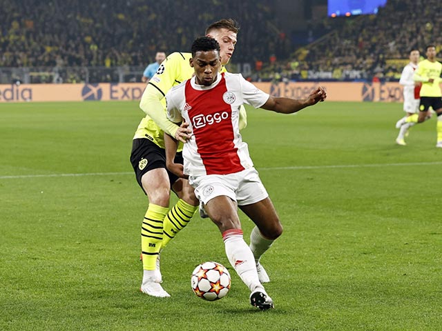 Ajax có màn ngược dòng ngay trên sân của Dortmund