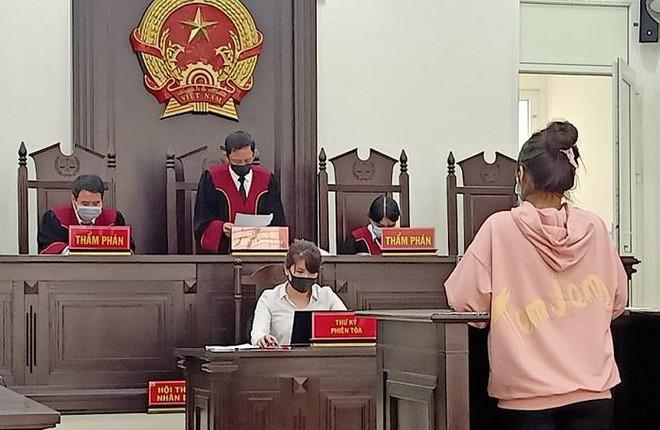 Phiên tòa xét xử phúc thẩm đối với Vũ Khánh Vi.