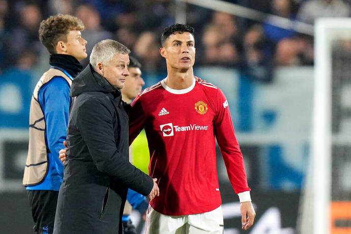 Ronaldo lại cứu Solskjaer ở derby Manchester?