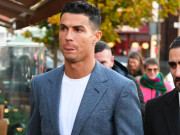 Bóng đá - Ronaldo bảnh bao cùng SAO MU đi nhậu, bị cảnh sát phạt thẳng tay