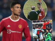 Bóng đá - Vui buồn Ronaldo ở derby Manchester: Dấu ấn 6 bàn, ngỡ ngàng 2 thẻ đỏ