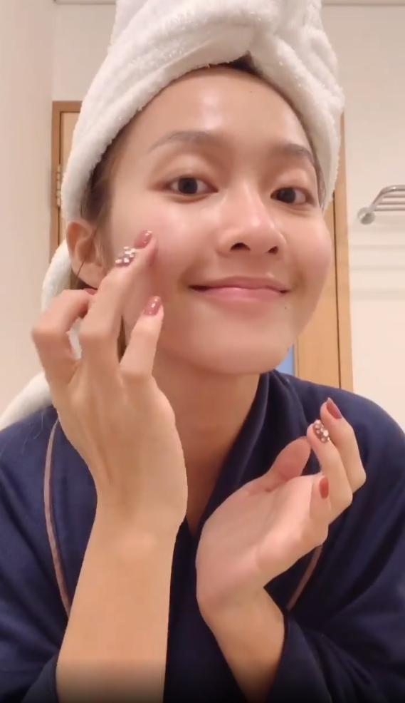 Khả Ngân (11 Tháng 5 Ngày) nhập hội "mỹ nhân mặt mộc", da đẹp không thua gì sao Hàn - 6