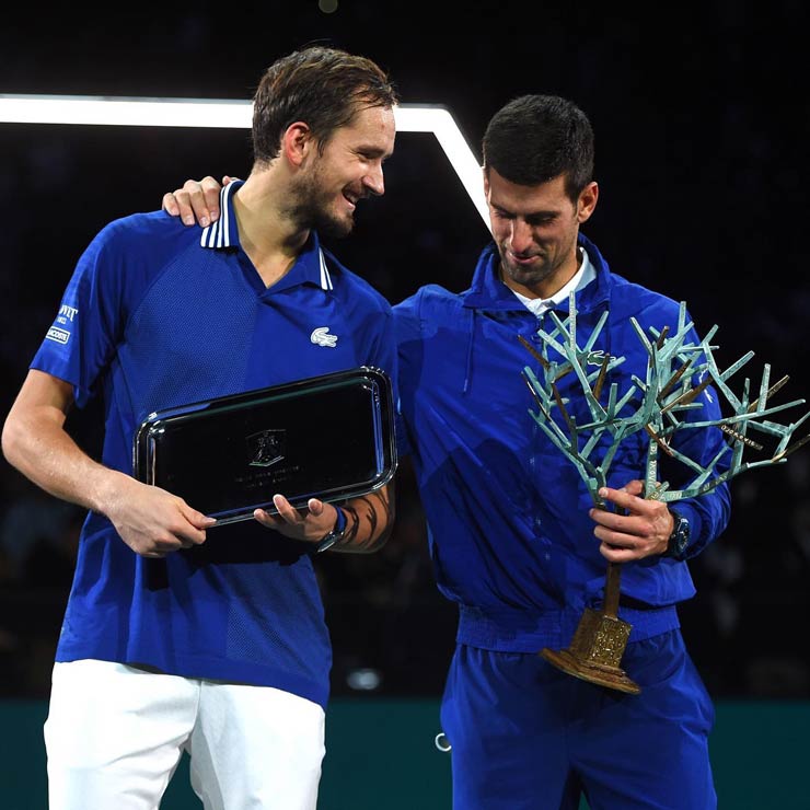 Djokovic đã có chức vô địch Paris Masters và "đòi nợ" thành công Medvedev