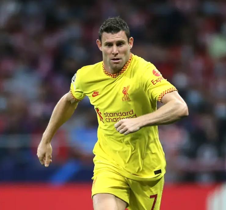 Tiền vệ James Milner (Liverpool) bị huyền thoại MU xem thường