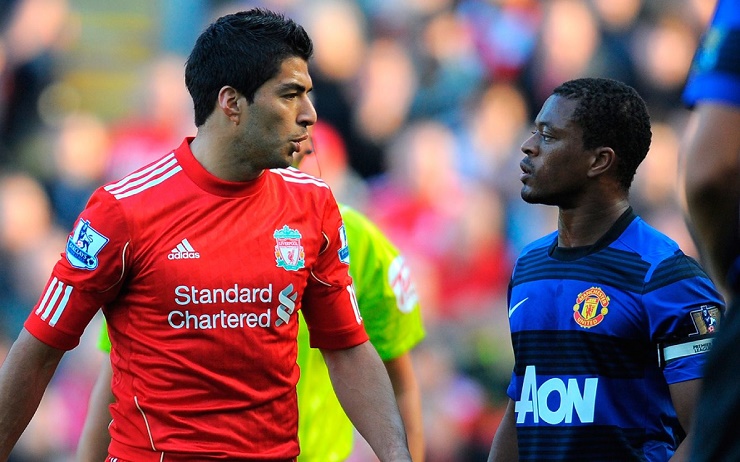 Suarez và Evra từng có hiềm khích khi cả hai chơi bóng ở Anh