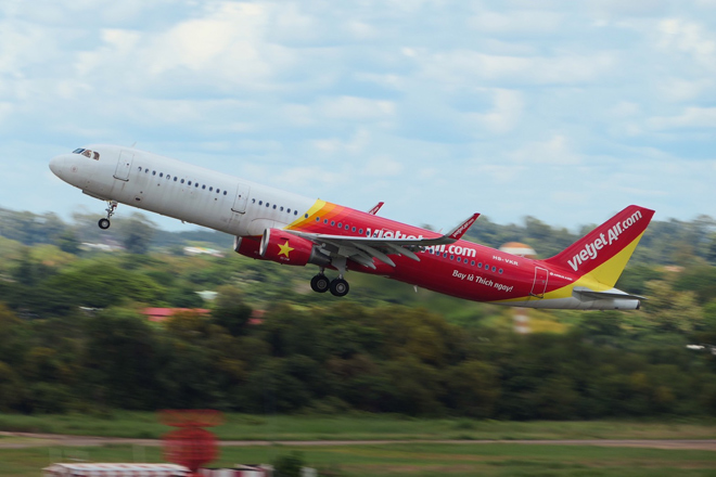 Tàu bay Vietjet Thái Lan cất cánh&nbsp;