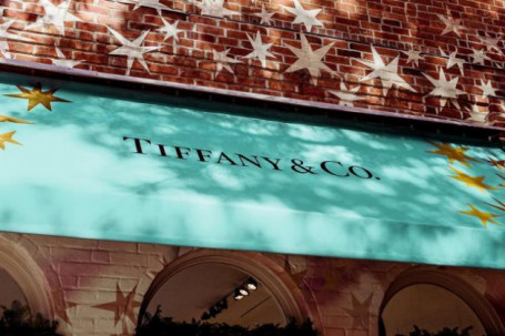 Ngắm cửa hàng nữ trang huyền thoại Tiffany & Co quyến rũ mê hồn