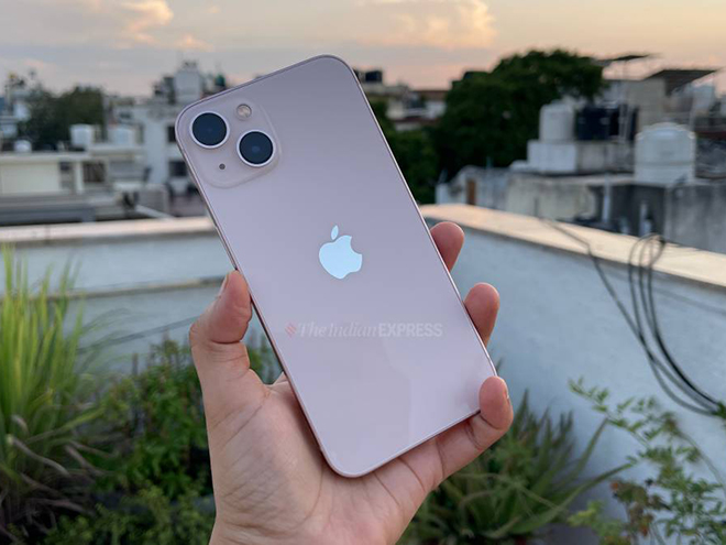 iPhone 13 Hồng.