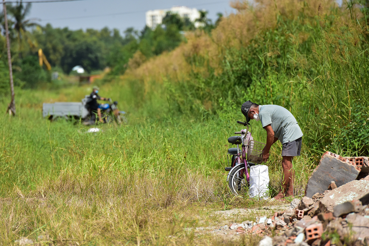 Ảnh: 2,7km đường vành đai 2 ở TP.HCM “biến mất” sau gần 2 năm dừng thi công - 19