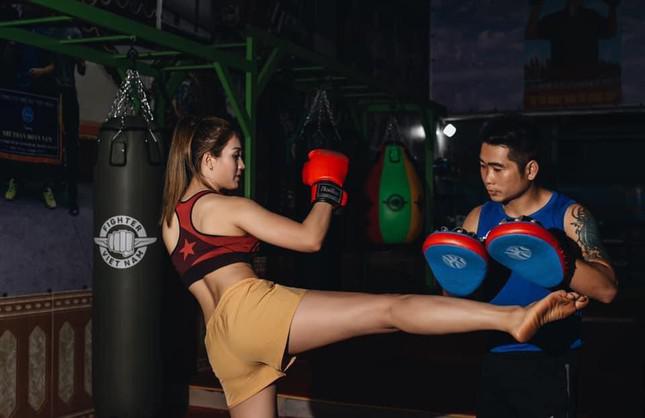 Quỳnh Bích hiện là vận động viên quốc gia môn kickboxing, kiện tướng quốc gia môn võ cổ truyền.