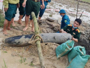 Tin tức trong ngày - Hà Tĩnh: Phát hiện bom dài 1,5m dưới ruộng