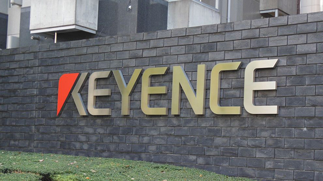 Ông là người&nbsp;sáng lập hãng sản xuất cảm biến điện tử Keyence Corp. vào năm 1974&nbsp;và dần dần xây dựng công ty này trở thành nhà sản xuất cảm biến, dụng cụ đo lường, hệ thống thị giác máy và các thiết bị khác cho tự động hóa công nghiệp.
