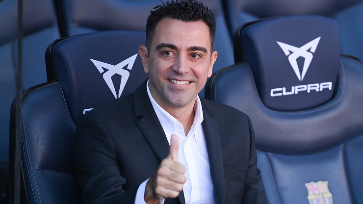 Xavi vừa được bổ nhiệm làm HLV Barcelona