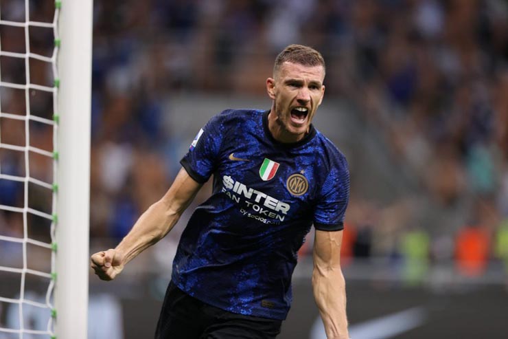 Dzeko chứng minh rằng Mourinho đã sai khi ném anh khỏi Roma