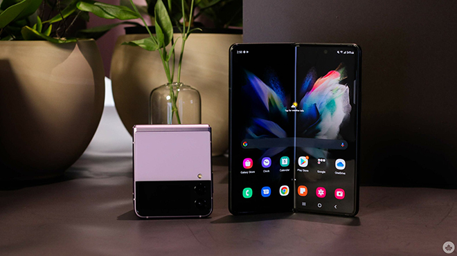 Galaxy Z Flip 3 và Galaxy Z Fold 3.