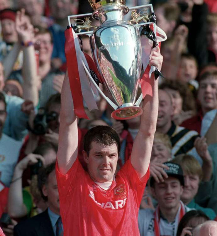 Middlesbrough từng chiêu mộ&nbsp;Gary Pallister với chỉ&nbsp;một lô quần áo thi đấu mới, một túi đầy bóng và một mành lưới cầu môn