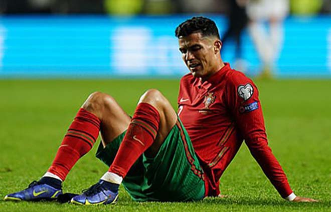 Ronaldo thất vọng sau thất bại trước Serbia
