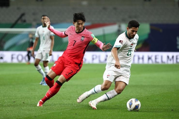 Son Heung Min (áo đỏ) chơi nỗ lực trước Iraq